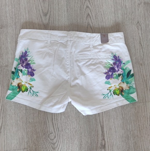 Guess Shorts - Picture 2 of 6